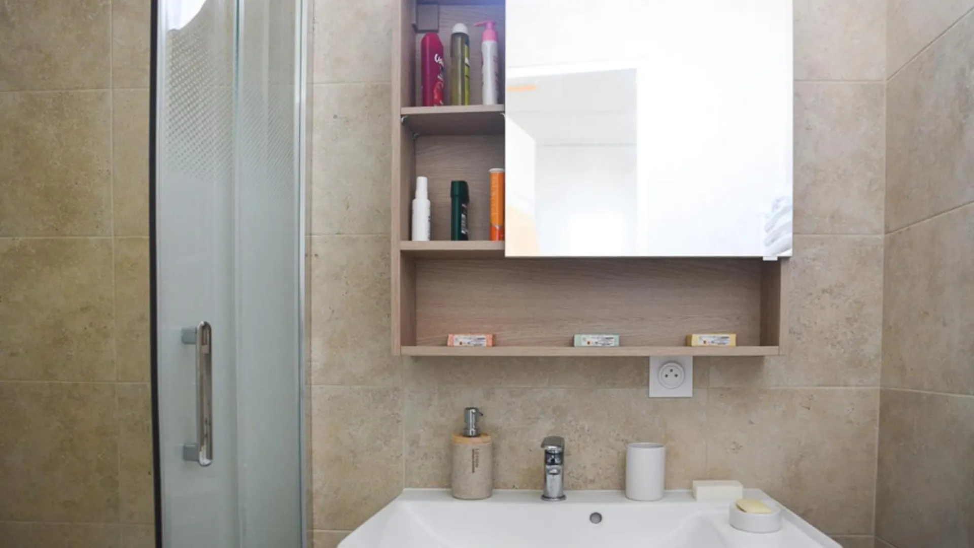 Apartment For 4 - Near Square Des Batignolles Paris